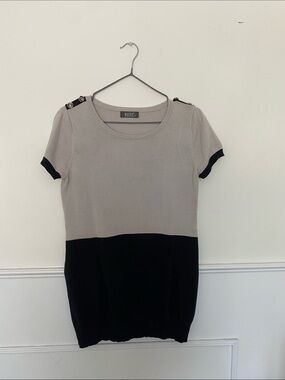 Two-Tone Short Sleeve Knit Top with Button Shoulder Detail - Taupe and Black